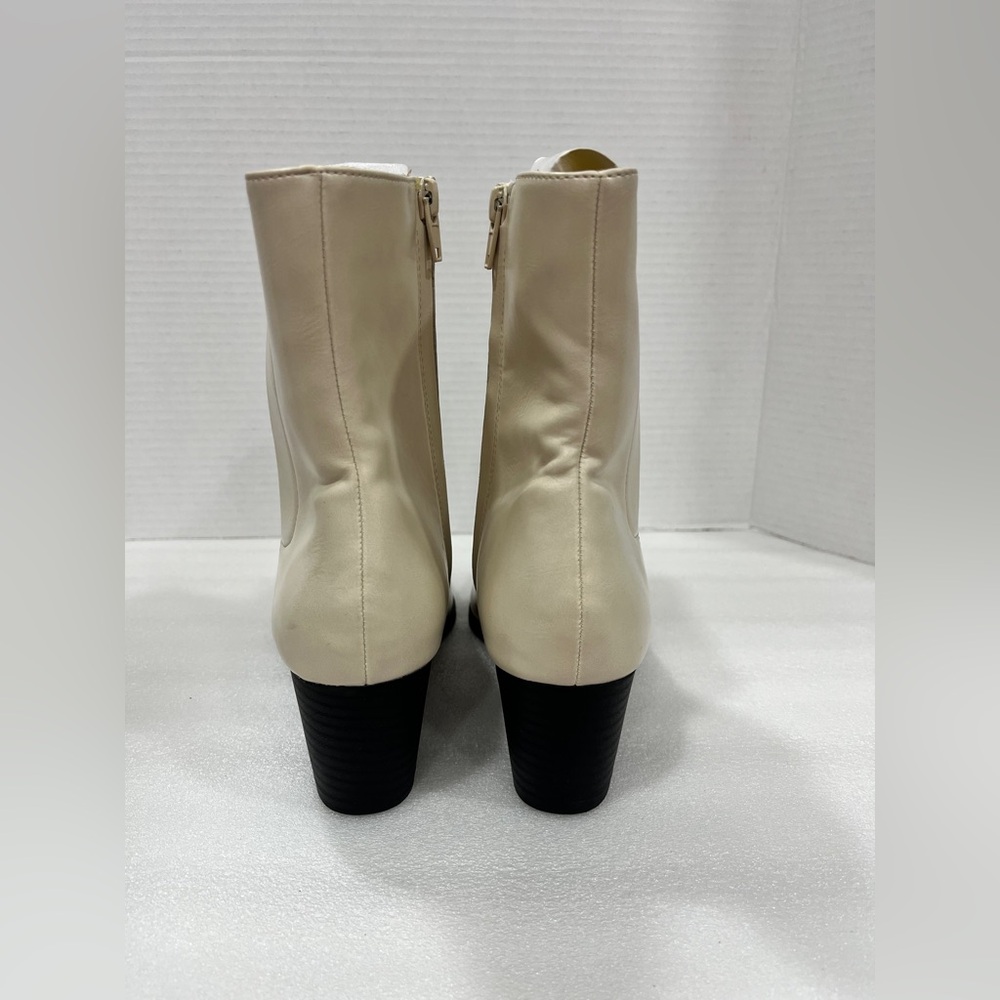 Journee Collection Womens Kylo Wedge Heel Booties. Size: 7.5 Color: Bone - Picture 4 of 8